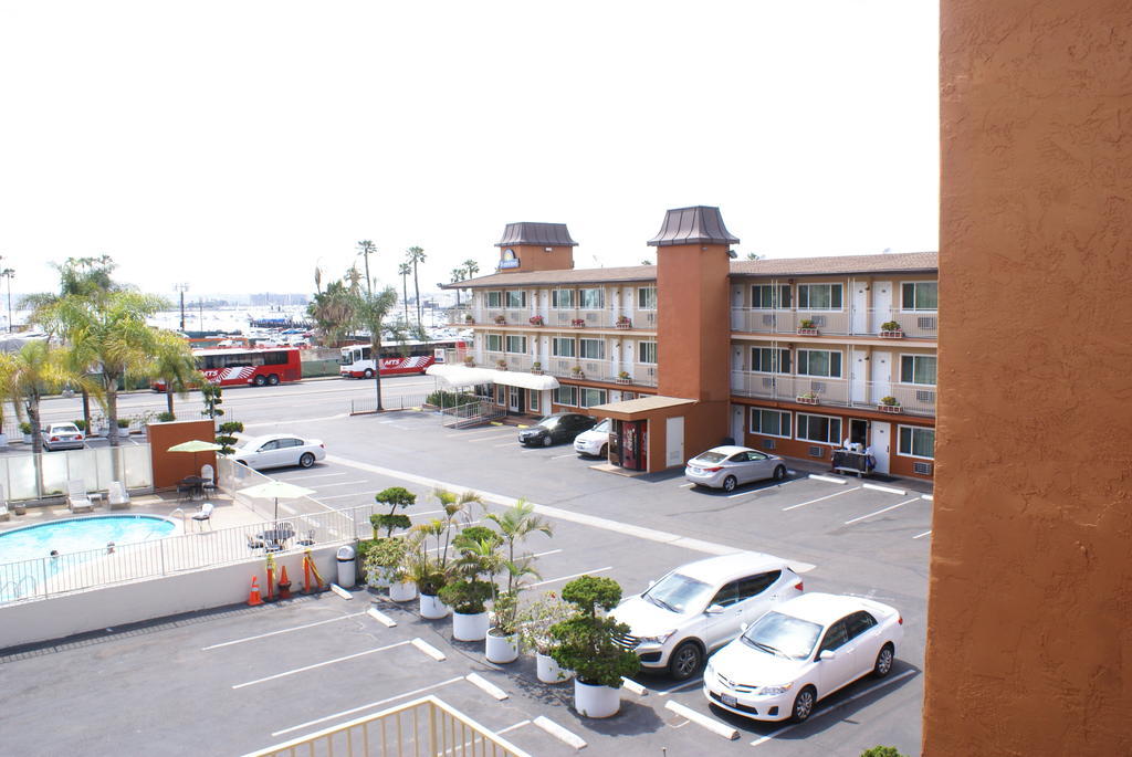 Days Inn Harbor View San Diego Exterior foto